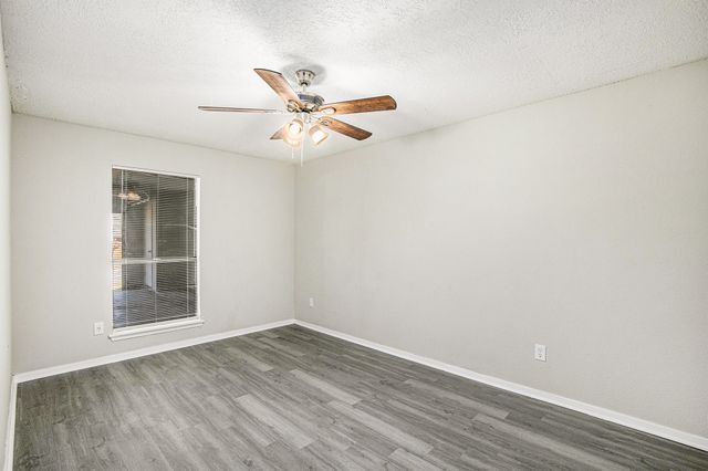 2114 Windhurst Drive, Arlington, TX 76015