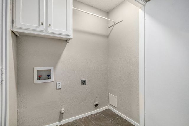 2114 Windhurst Drive, Arlington, TX 76015