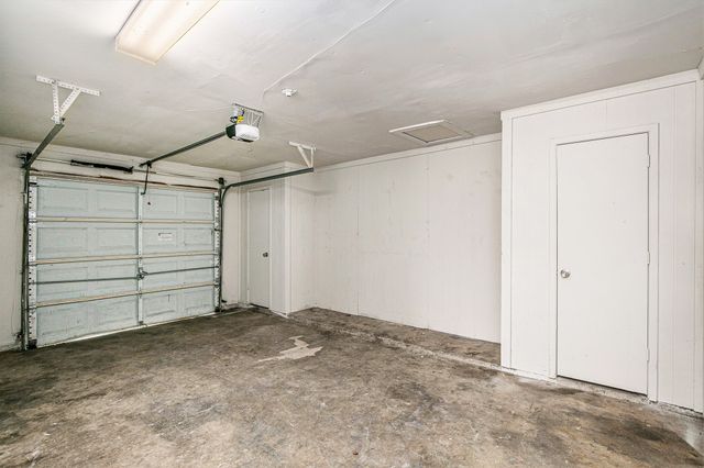 2114 Windhurst Drive, Arlington, TX 76015