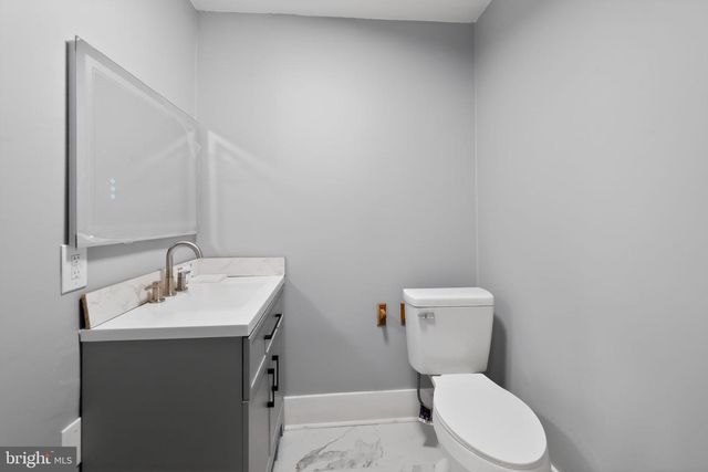 716 E MOLER AVE, Martinsburg, WV 25404