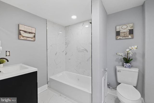 716 E MOLER AVE, Martinsburg, WV 25404