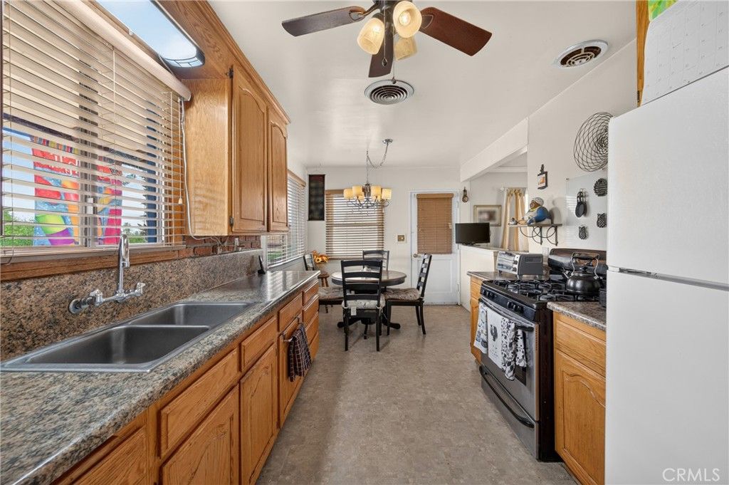 10928 Jamie, Pacoima, CA 91331 — photo 4