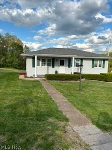 25 Grant Circle Circle, Toronto, OH 43964