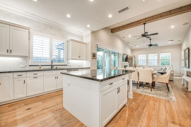 11132 N El Encanto Lane, Fresno, CA 93730