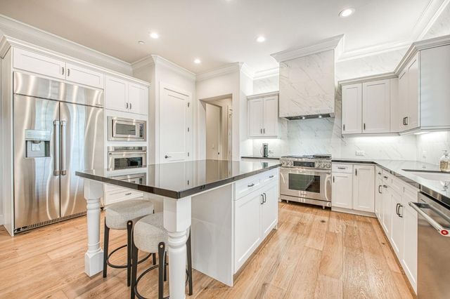 11132 N El Encanto Lane, Fresno, CA 93730