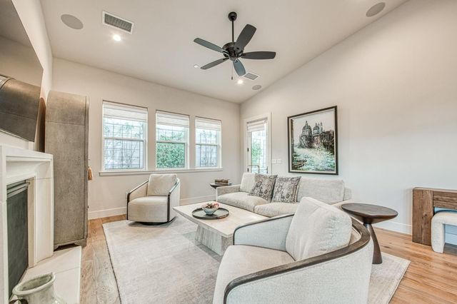 11132 N El Encanto Lane, Fresno, CA 93730