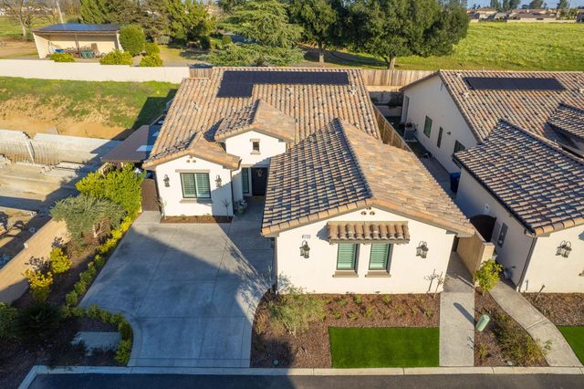 11132 N El Encanto Lane, Fresno, CA 93730