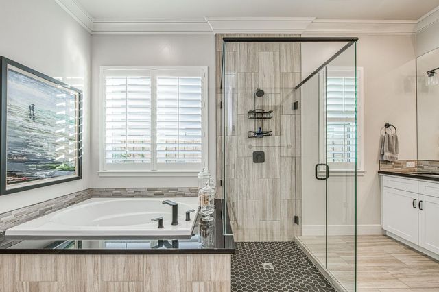 11132 N El Encanto Lane, Fresno, CA 93730