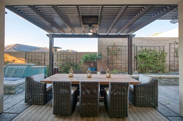 11132 N El Encanto Lane, Fresno, CA 93730