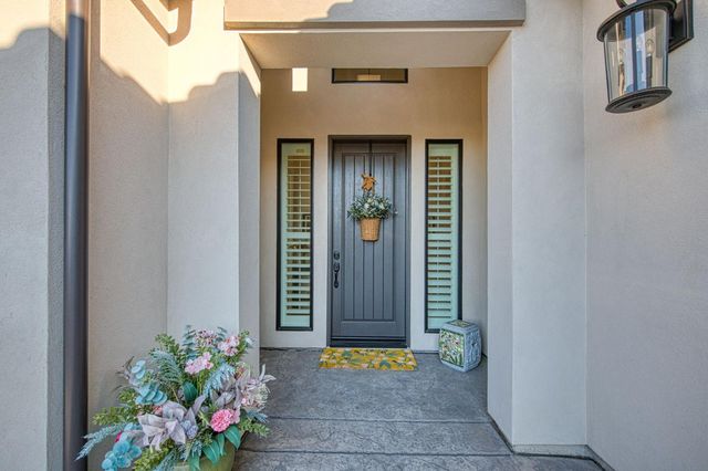 11132 N El Encanto Lane, Fresno, CA 93730