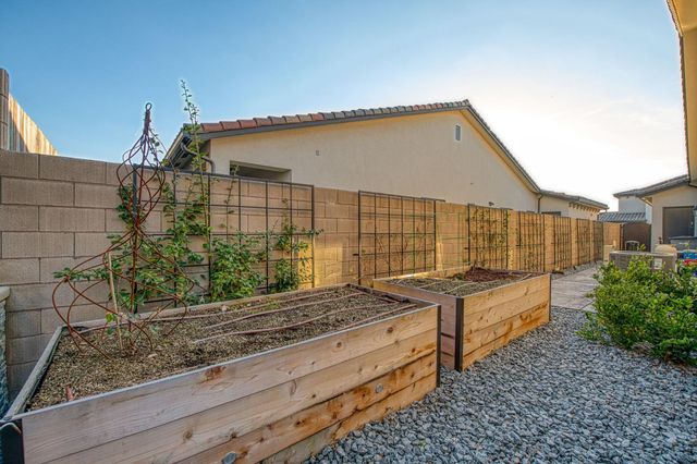 11132 N El Encanto Lane, Fresno, CA 93730