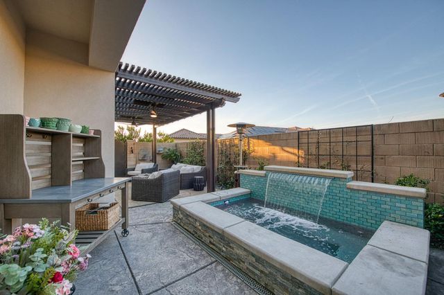 11132 N El Encanto Lane, Fresno, CA 93730