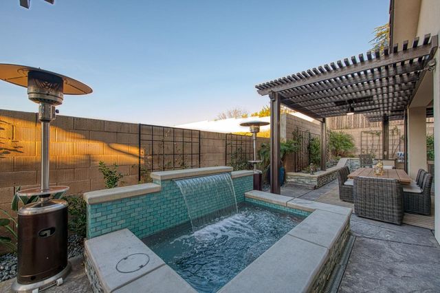 11132 N El Encanto Lane, Fresno, CA 93730