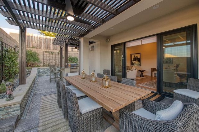 11132 N El Encanto Lane, Fresno, CA 93730