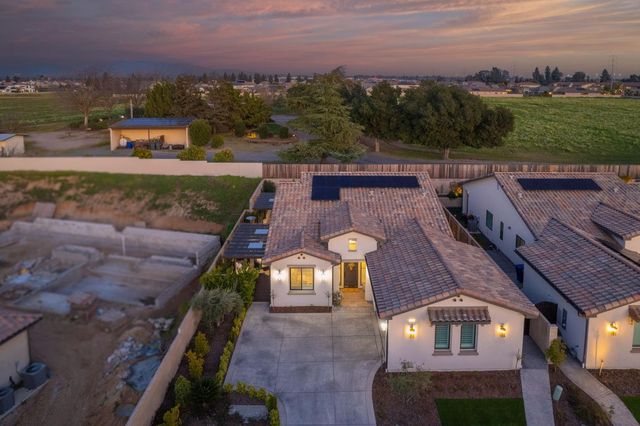 11132 N El Encanto Lane, Fresno, CA 93730