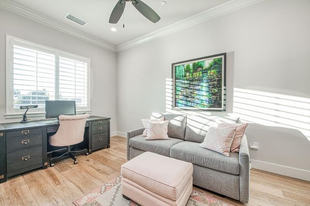 11132 N El Encanto Lane, Fresno, CA 93730