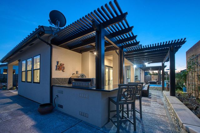 11132 N El Encanto Lane, Fresno, CA 93730