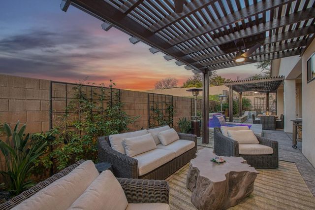 11132 N El Encanto Lane, Fresno, CA 93730