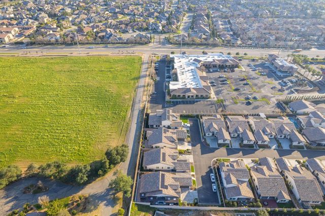 11132 N El Encanto Lane, Fresno, CA 93730