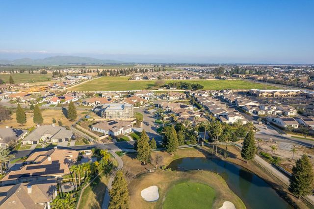 11132 N El Encanto Lane, Fresno, CA 93730