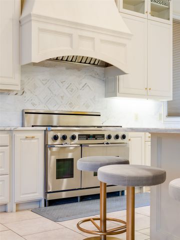 6442 Lakehurst Avenue, Dallas, TX 75230