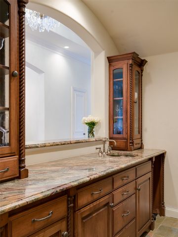 6442 Lakehurst Avenue, Dallas, TX 75230