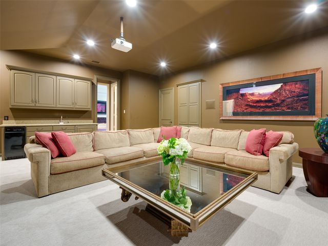 6442 Lakehurst Avenue, Dallas, TX 75230