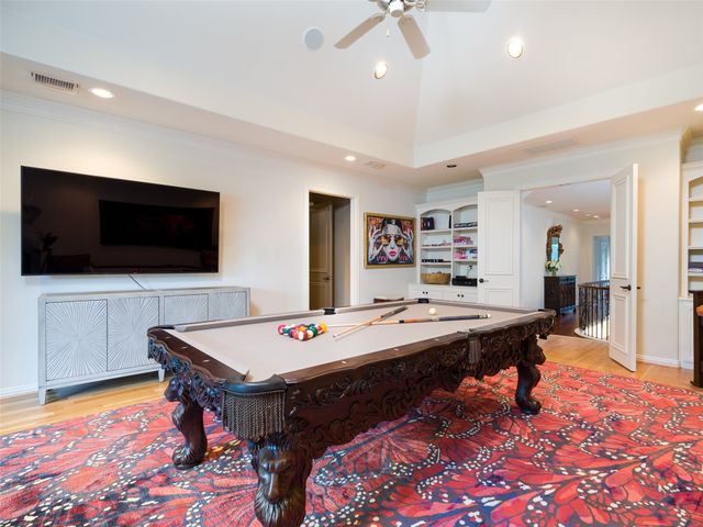 6442 Lakehurst Avenue, Dallas, TX 75230