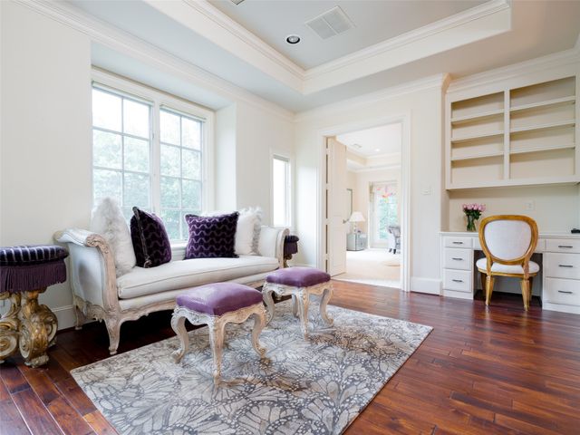 6442 Lakehurst Avenue, Dallas, TX 75230