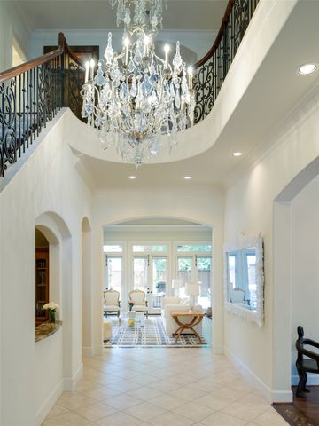 6442 Lakehurst Avenue, Dallas, TX 75230