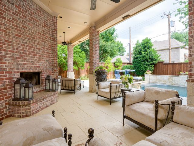 6442 Lakehurst Avenue, Dallas, TX 75230