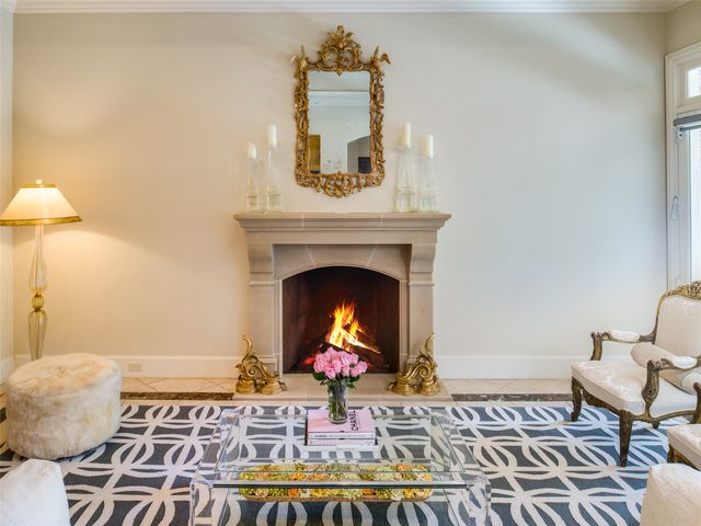 6442 Lakehurst Avenue, Dallas, TX 75230