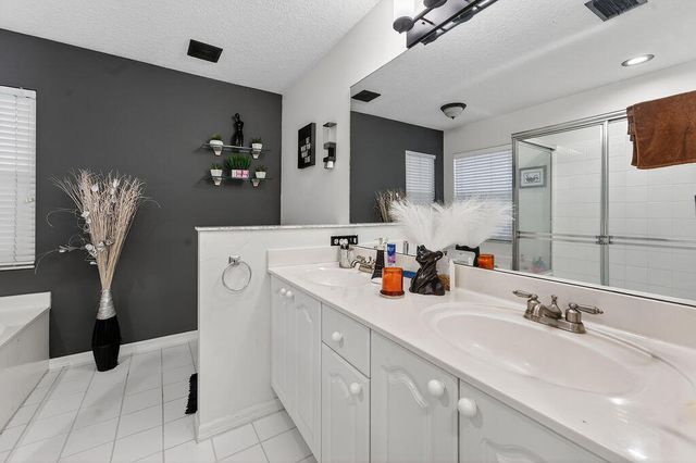 8063 Via Hacienda, Riviera Beach, FL 33418