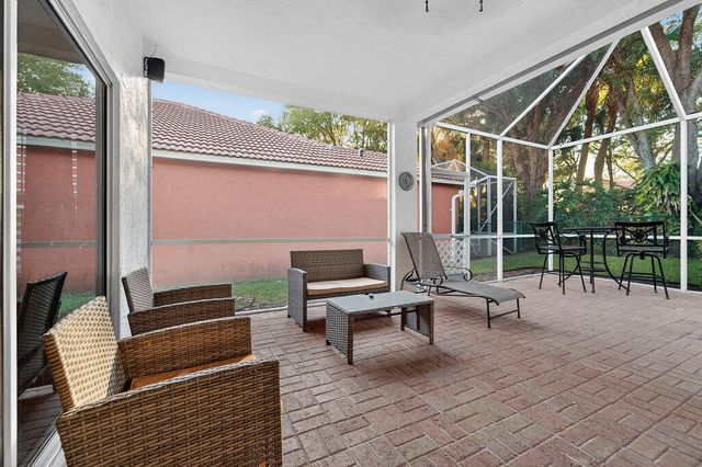 8063 Via Hacienda, Riviera Beach, FL 33418