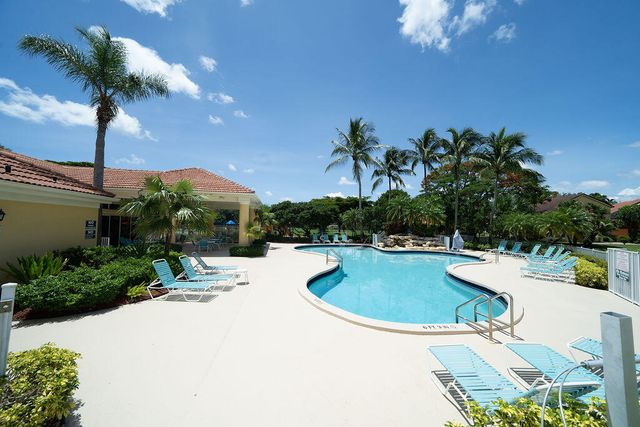 8063 Via Hacienda, Riviera Beach, FL 33418