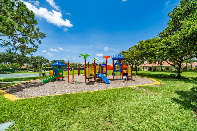 8063 Via Hacienda, Riviera Beach, FL 33418