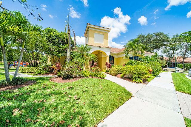 8063 Via Hacienda, Riviera Beach, FL 33418