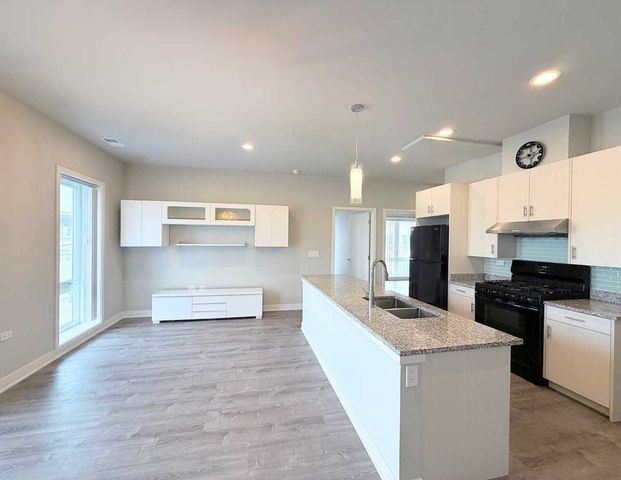 3218 S Archer Avenue 201, Chicago, IL 60608