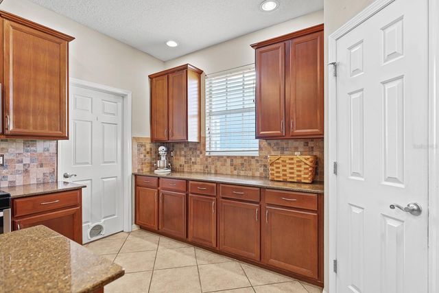 5922 PALMETTOSIDE STREET, Lithia, FL 33547