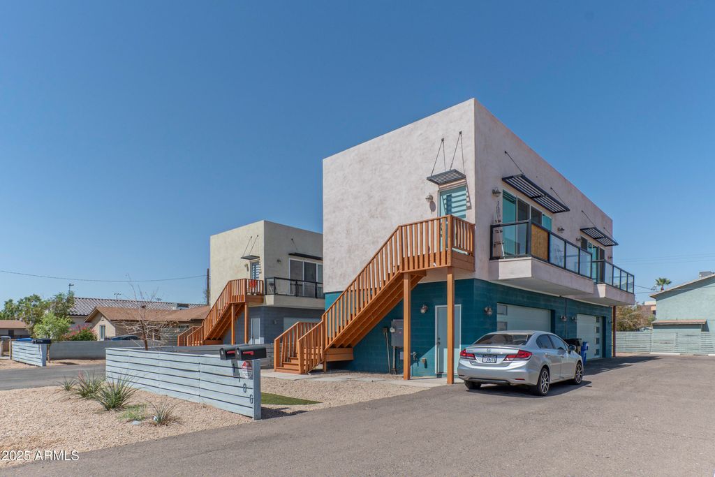 1106 S MONTEZUMA Avenue, Phoenix, AZ 85003