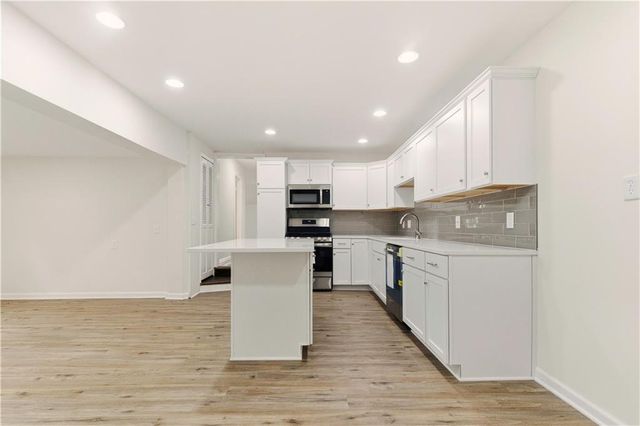 8100 Lowell Avenue, Overland Park, KS 66204