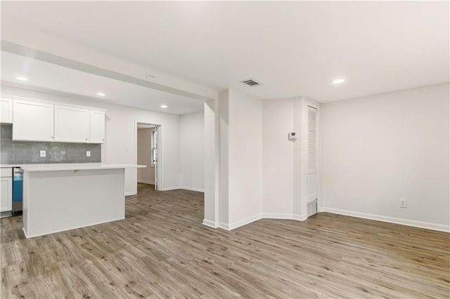 8100 Lowell Avenue, Overland Park, KS 66204