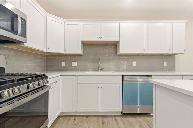 8100 Lowell Avenue, Overland Park, KS 66204