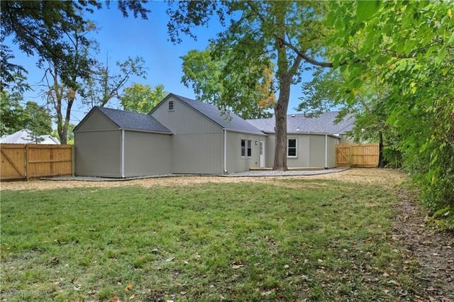 8100 Lowell Avenue, Overland Park, KS 66204