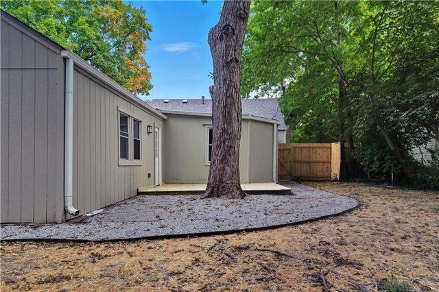 8100 Lowell Avenue, Overland Park, KS 66204