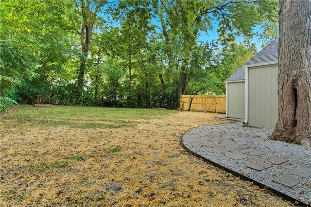 8100 Lowell Avenue, Overland Park, KS 66204