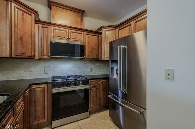 29 Freeman St D-2, Newark City, NJ 07105