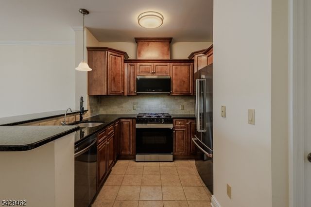 29 Freeman St D-2, Newark City, NJ 07105