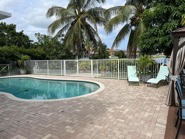 7576 Savannah Lane, Lake Worth, FL 33463