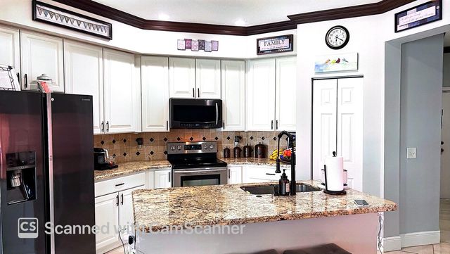 7576 Savannah Lane, Lake Worth, FL 33463